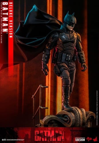 BATMAN (DELUXE VERSION) Sixth Scale Figure by Hot...