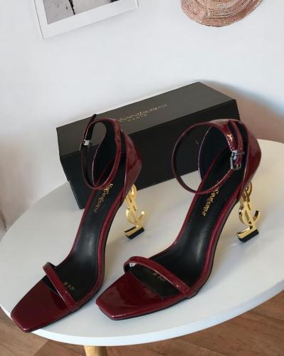 كعب Saint Laurent