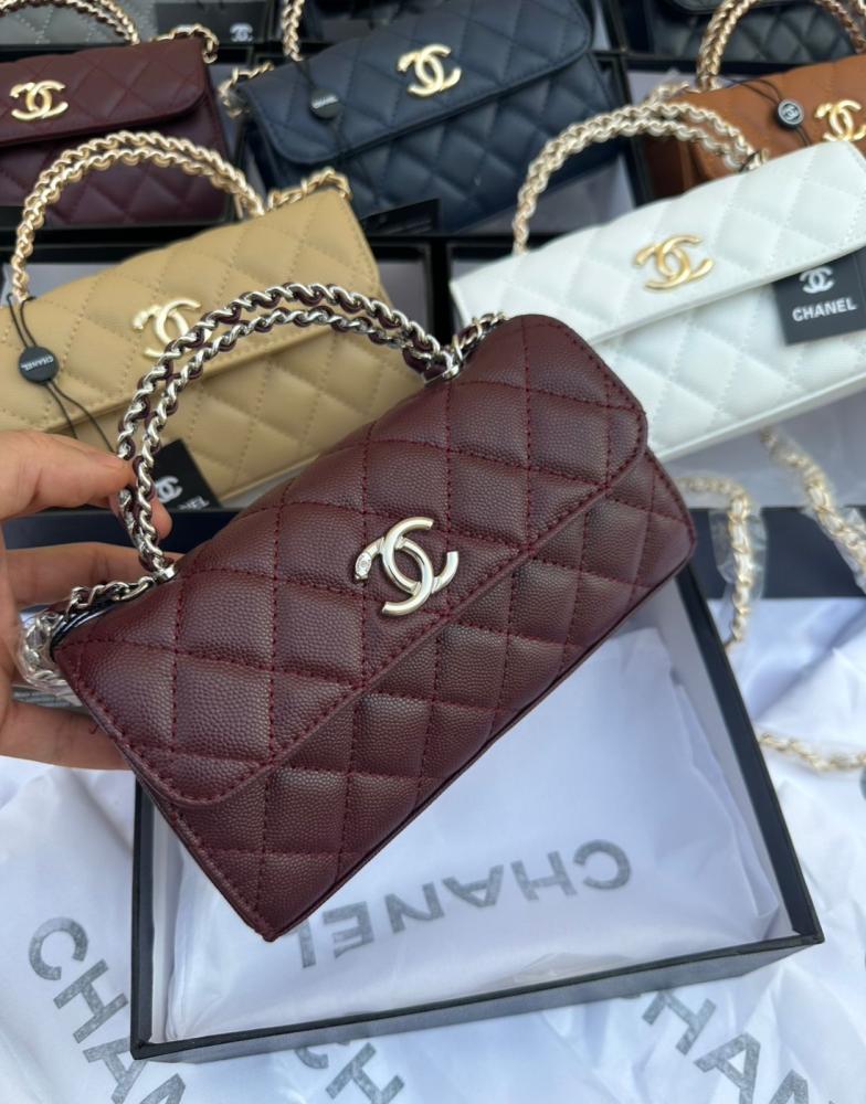 برغندي شعار فضي