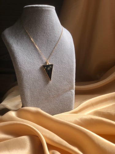 عقد بزهر الأقحوان