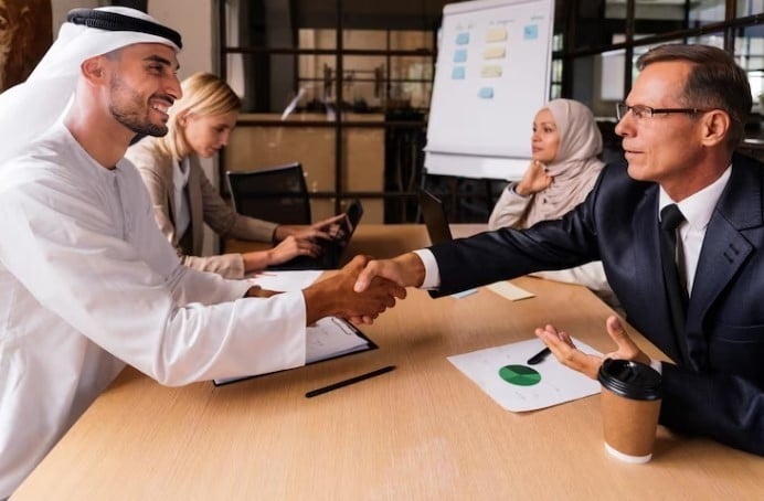 كيفية إنشاء ملف تعريفي للشركة في 10 خطوات