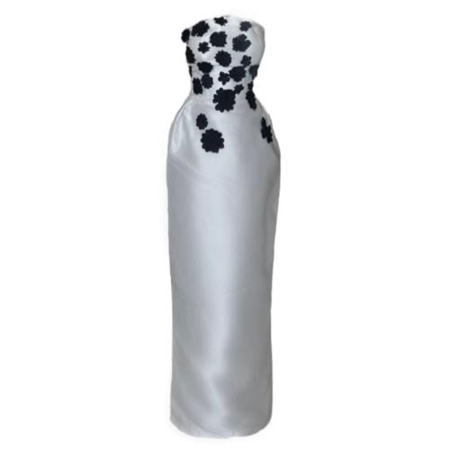 White and black flowes
