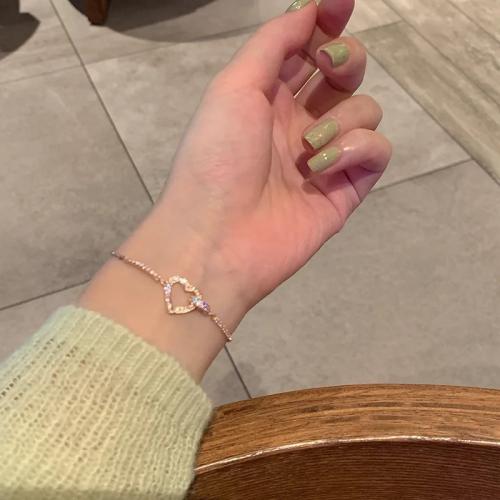 اساور ذهبية