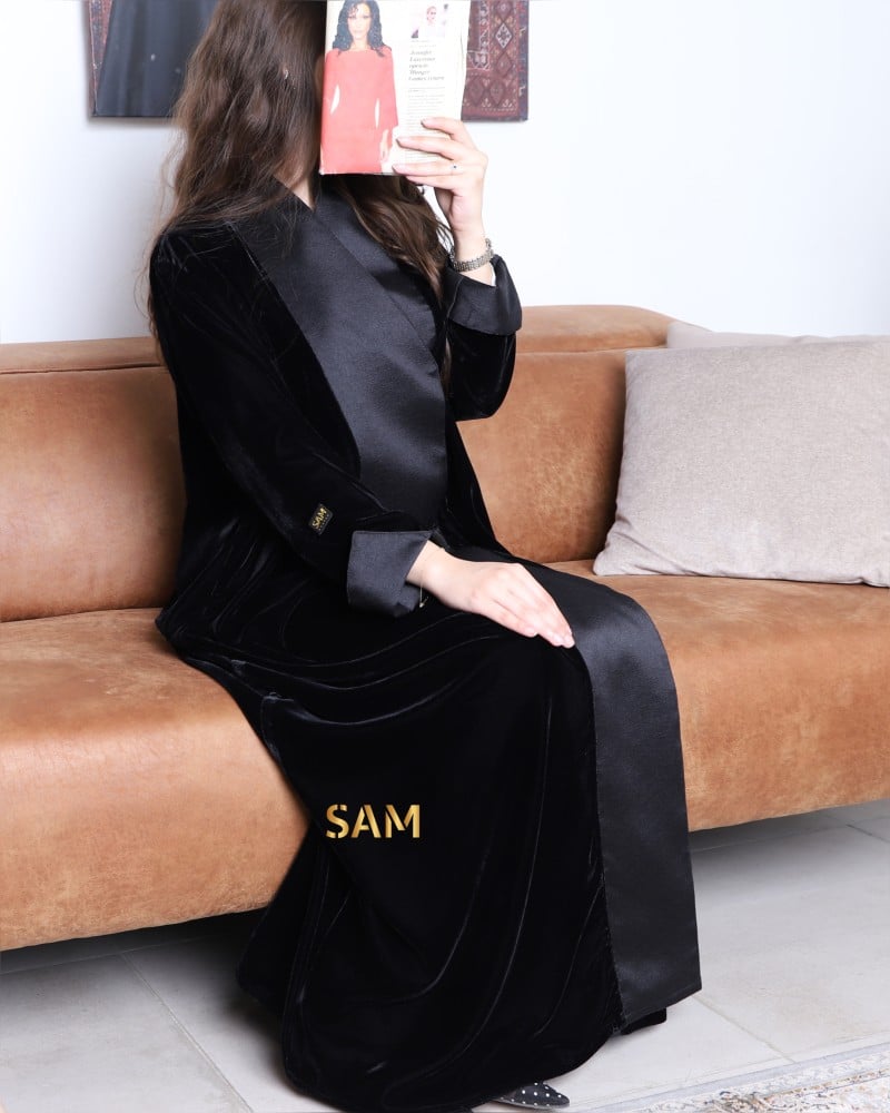 عبايه انيقة مخمل #153