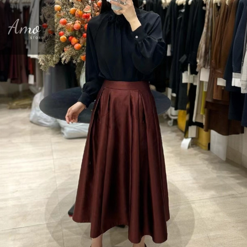 تنورة ميدي برغندي أنيقة تصميم كوين مريحة وعملية مثالية لإطلالاتك