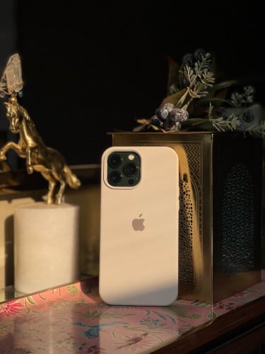 غطاء حماية من السيليكون لهاتف أبل آيفون ( بيج )