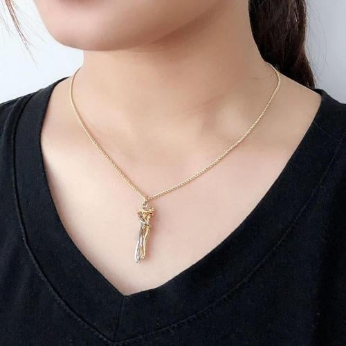 سلسال العناق ( ليحتضنك دائما بدلاٌ عني )