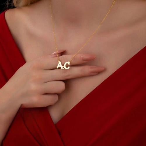 سلسال بحرفين مطلي بذهب حسب الطلب