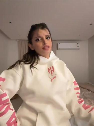 بلوفربلوفر الهلال ابيض بشعار وردي - متجر ميسون