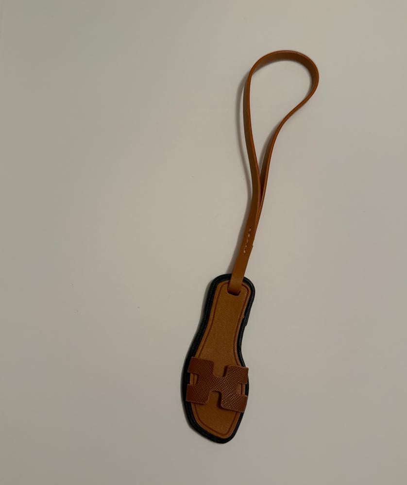 بني غامق