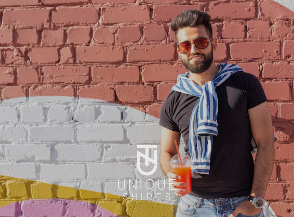 نظرة على الألوان والتصاميم الأكثر رواجًا في موسم الصيف الحالي في الأزياء الرجالية