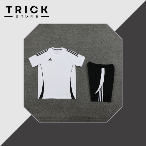 طقم رياضي (شامل الشورت)