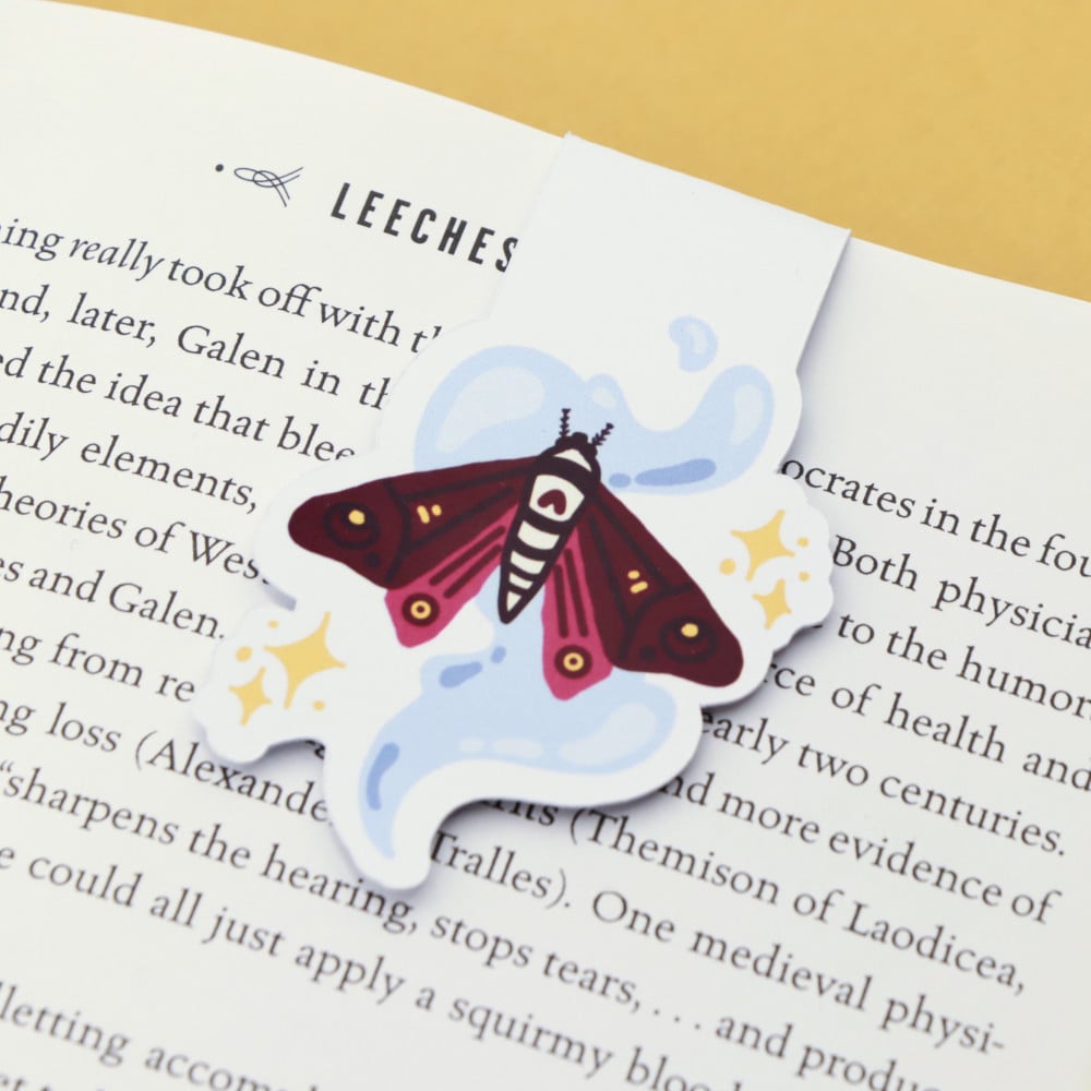 فاصل red moth