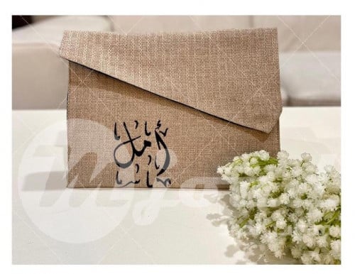 حقيبة يد مع  تطريز الاسم حسب الطلب