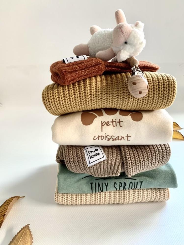 لماذا يفضل الأطفال الملابس الملونة والتصاميم المرحة؟