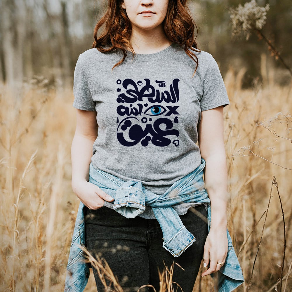 تيشيرت نسائي السطحي بعين أمه عميق