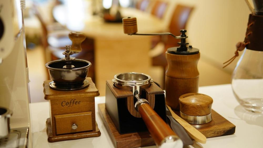 ادوات القهوة المختصة: أهم المستلزمات والمعدات وكيف تختارها باحتراف