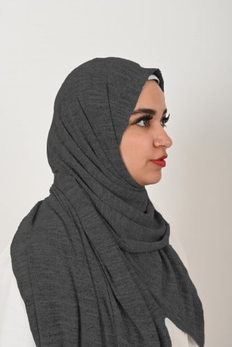حجاب القطن الشتوي المنقّط من Black Wing دفء أنيق