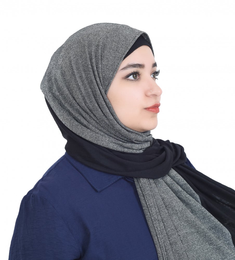 أسود