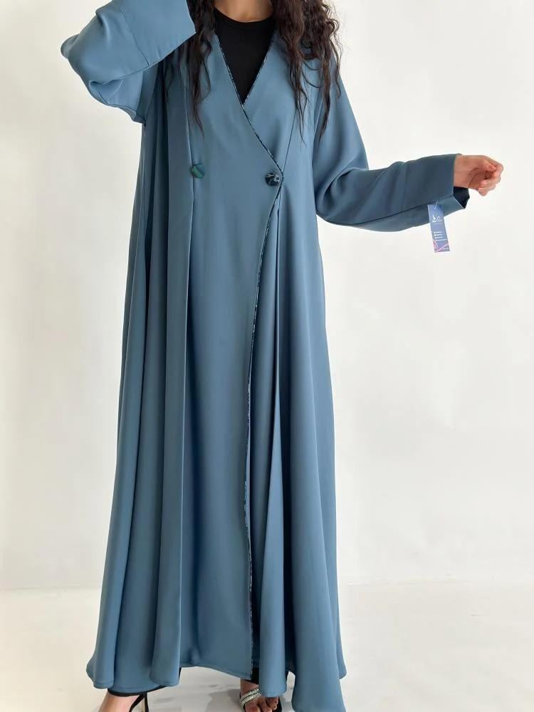 أناقة العمل: موديلات عبايات سعودية رسمية تمنحكِ الثقة