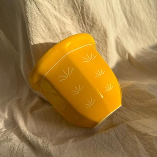 حراج - كوب الفنجال اصفر بعيب مصنعي