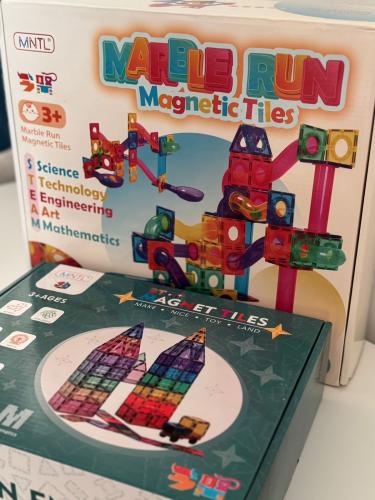 مدينة المكعبات والمسارات الكروية