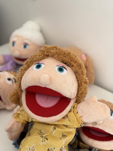 دمية يد الخالة سلمى