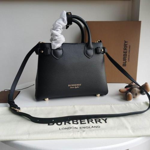 شنطة Burberry