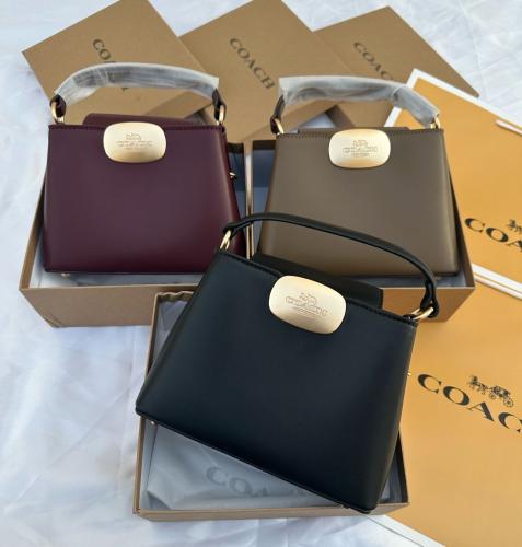 شنطة كوتش COACH