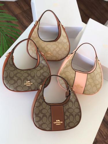 شنطة كوتش COACH