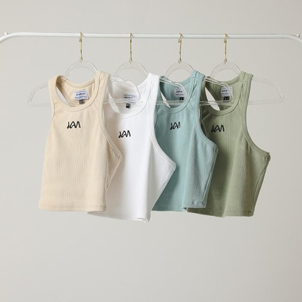 طقم الصيف المثالي: الأناقة والراحة في تناغم