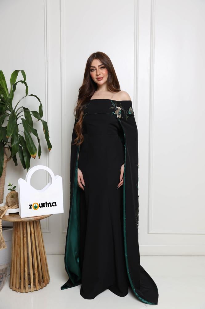 فستان سهره نسائي كريب على تفته ذيل  مطرز  لون اسود