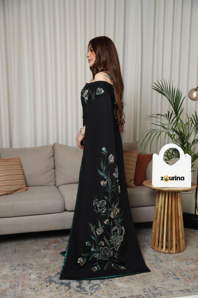 فستان سهره نسائي كريب على تفته ذيل  مطرز  لون اسود
