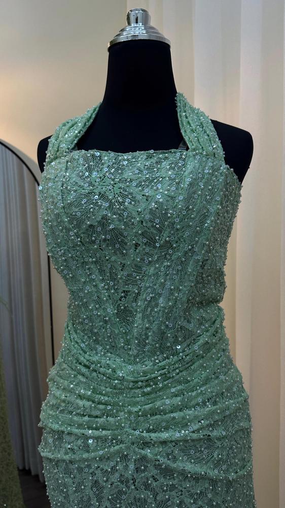 فستان سهره نسائي مطرز خرز لون تفاحي غامق