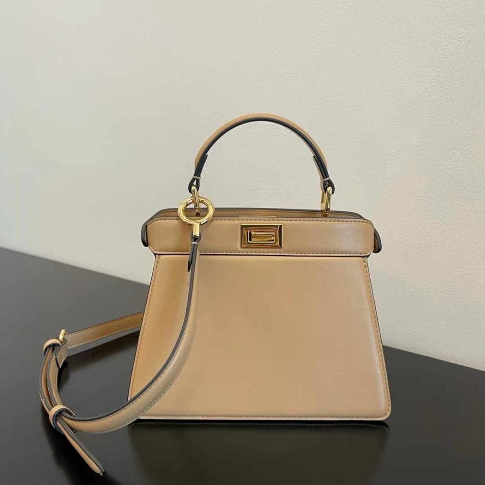 فندي Peekaboo ISeeU مقاس 20cm