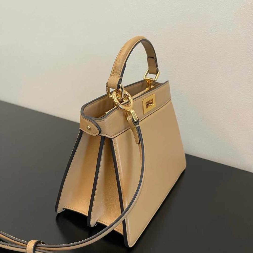 فندي Peekaboo ISeeU مقاس 20cm