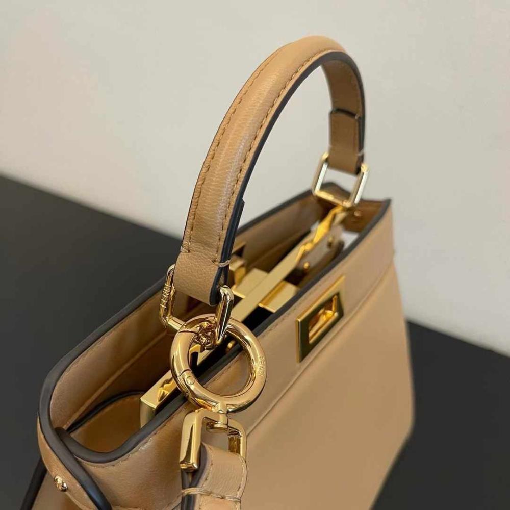 فندي Peekaboo ISeeU مقاس 20cm