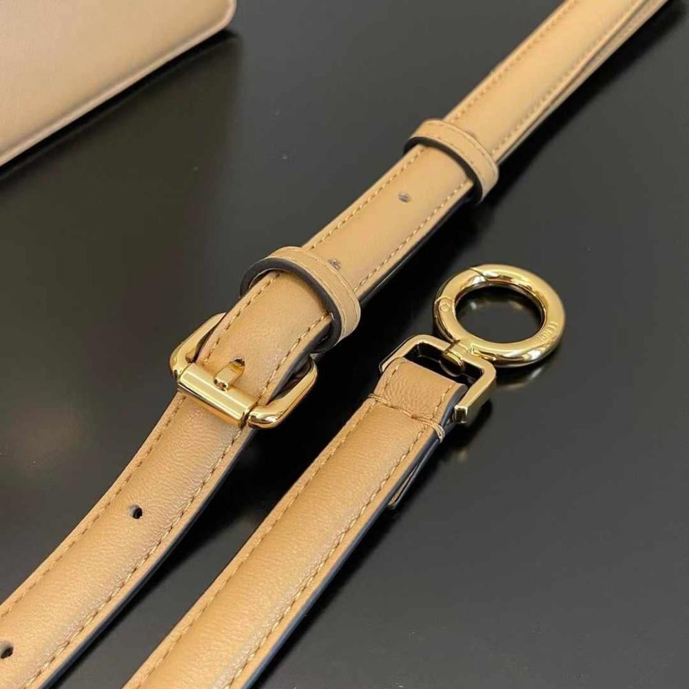 فندي Peekaboo ISeeU مقاس 20cm