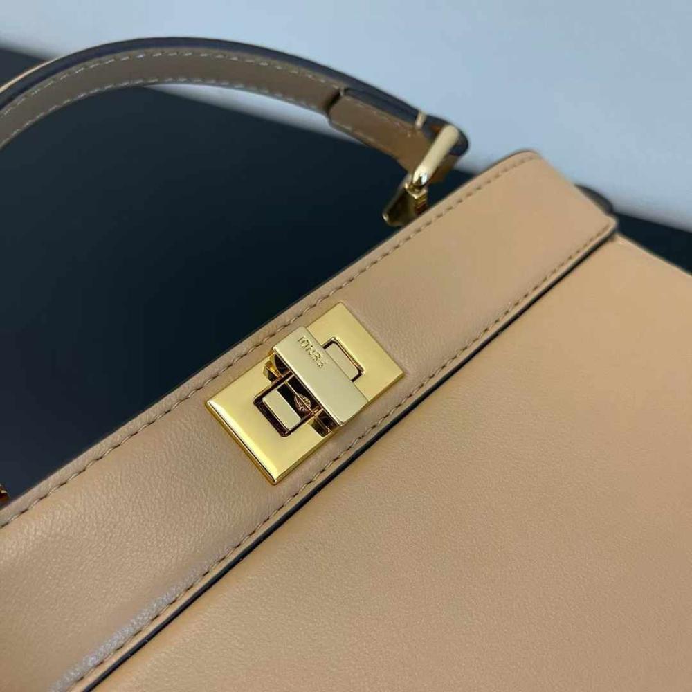 فندي Peekaboo ISeeU مقاس 20cm