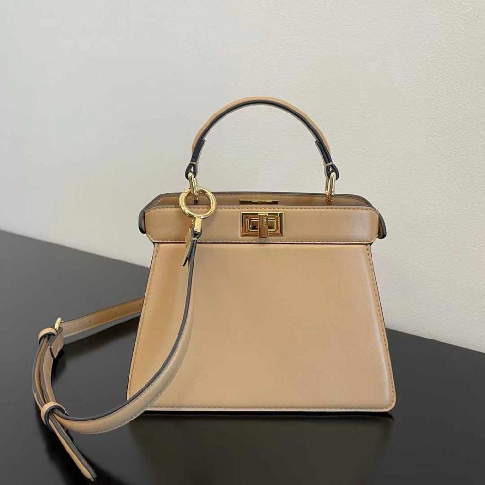 فندي Peekaboo ISeeU مقاس 20cm