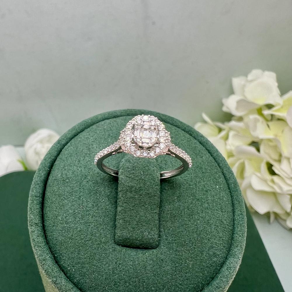 Delicate and luxurious butterfly diamond ring ملاكايت للالماس