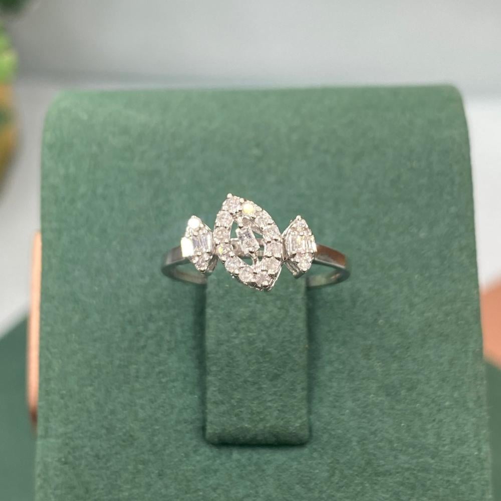 Soft everyday diamond ring