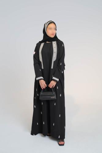 عبايه كريب رسمي بتطريز ياقه من الامام ونتثر على كا...