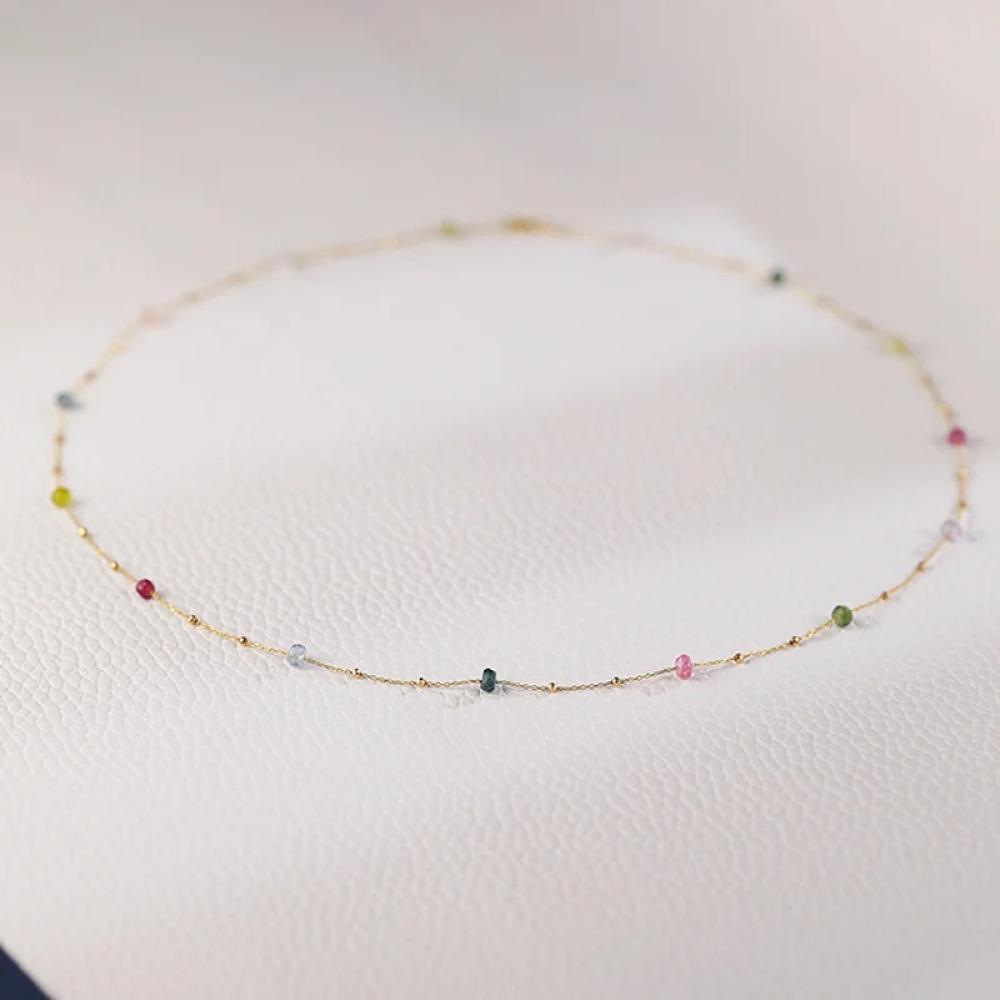 قلاده عصرية بالحجر الطبيعي