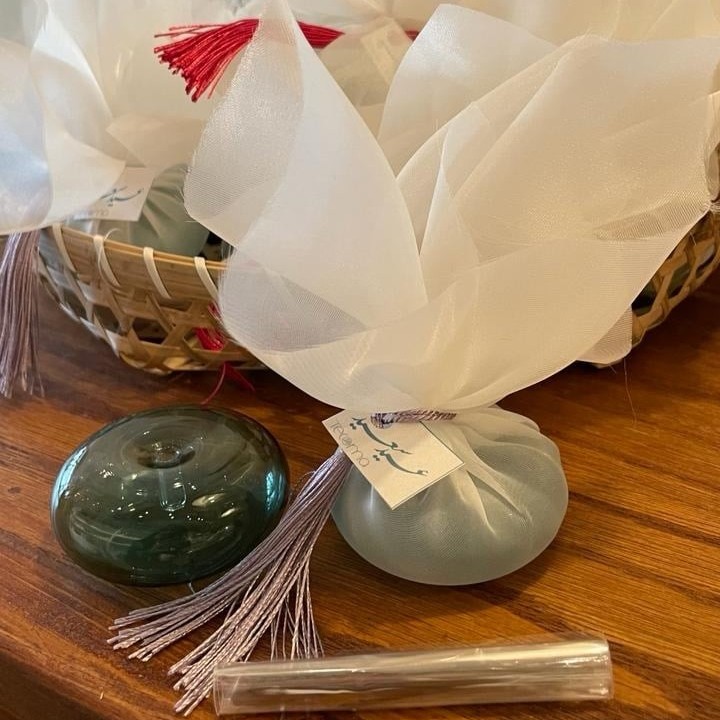 مبخرة زجاج مع أعواد بخور لون تركواز