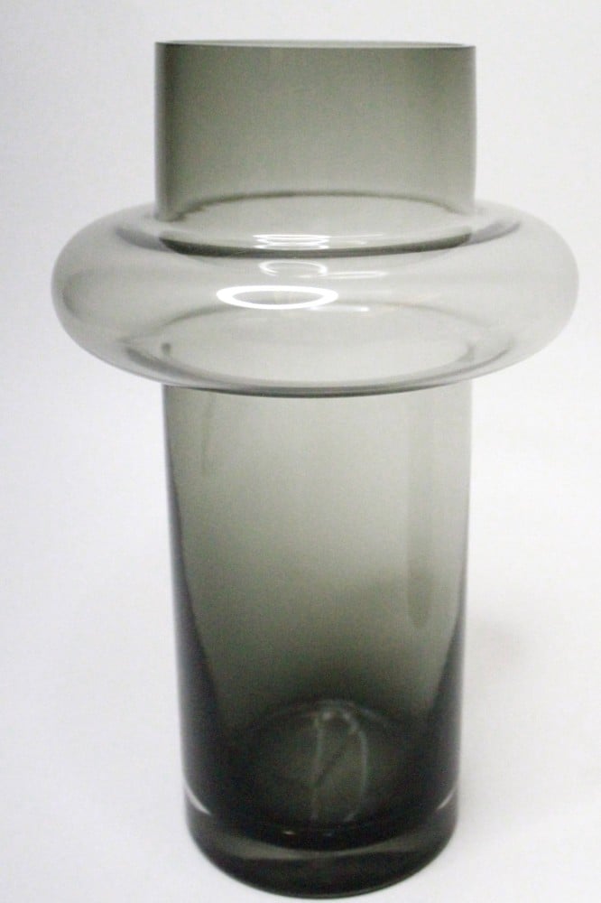 فازة زجاج شفاف رمادي حجم كبير