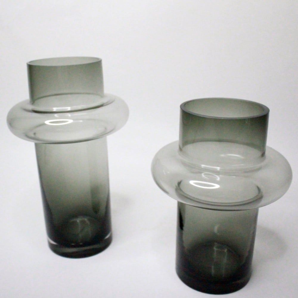 فازة زجاج شفاف رمادي حجم كبير