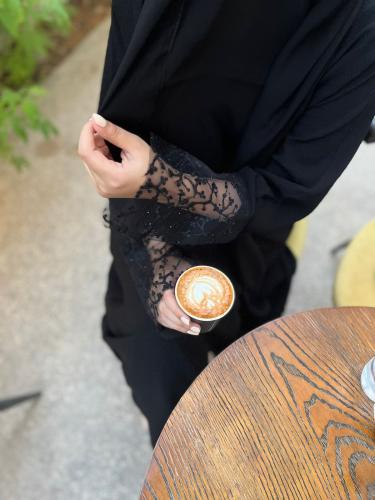 عباية ساره