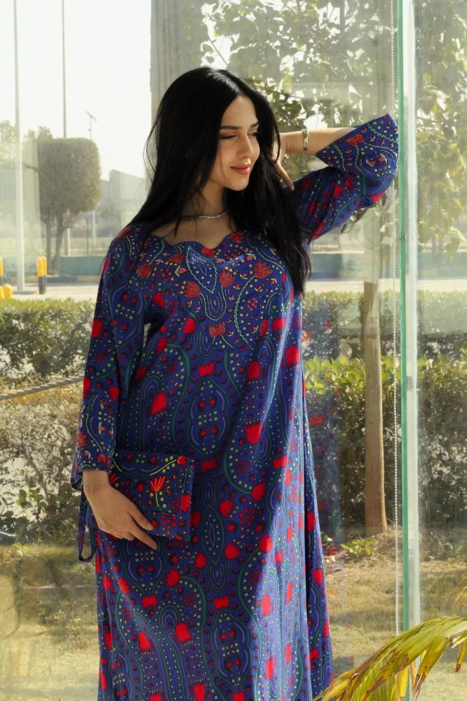 فستان نسائي مع حقيبة