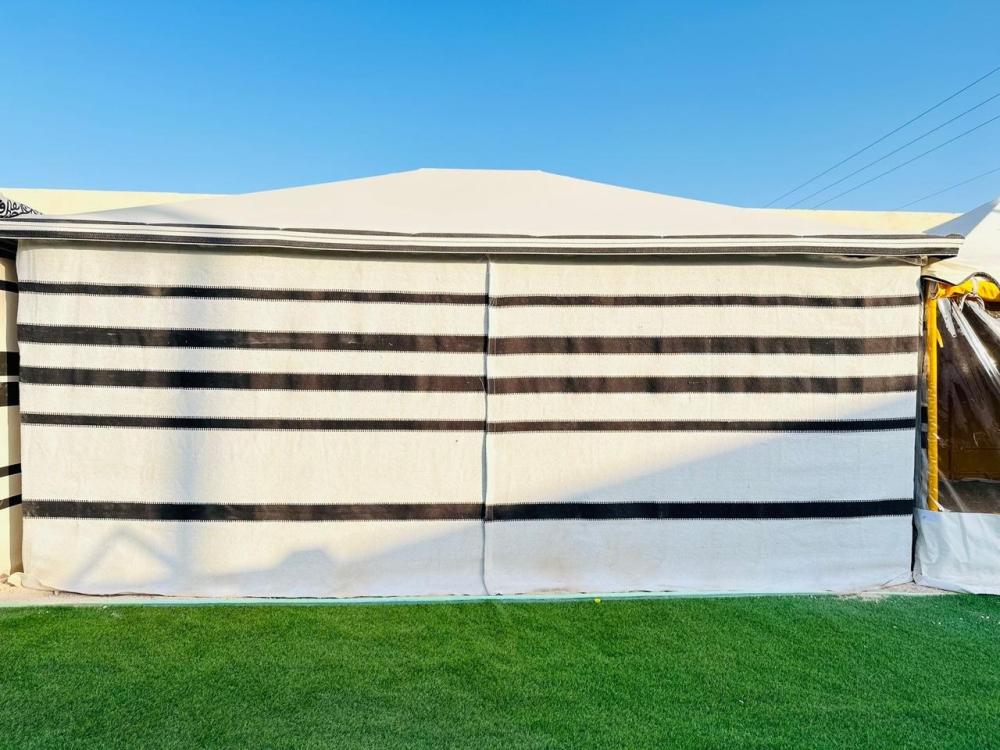 بيت شعر ثابت صافي